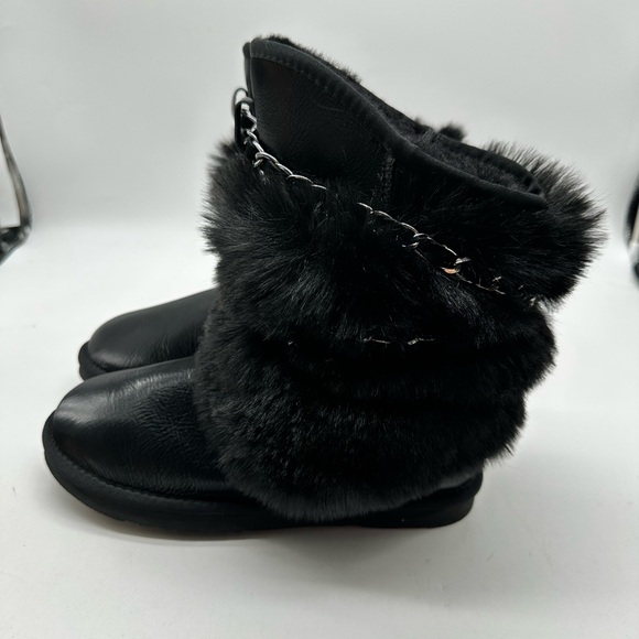 Australia Luxe Collective NWT Atilla Short Shearling Black Satin US 9 - Picture 3 of 6